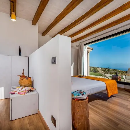Pharus Villa *