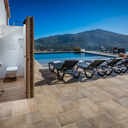 Pharus Villa *
