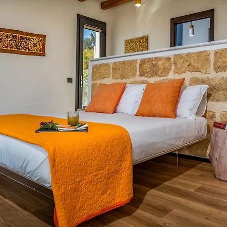 Pharus Villa *